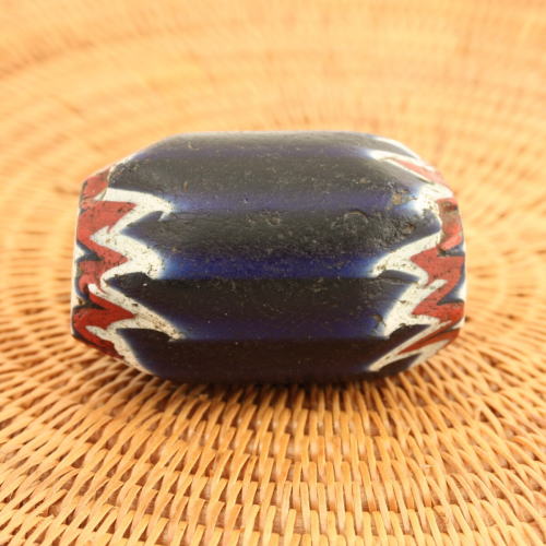 アンティーク ５層 シェブロン玉　Antique five layered Chevron